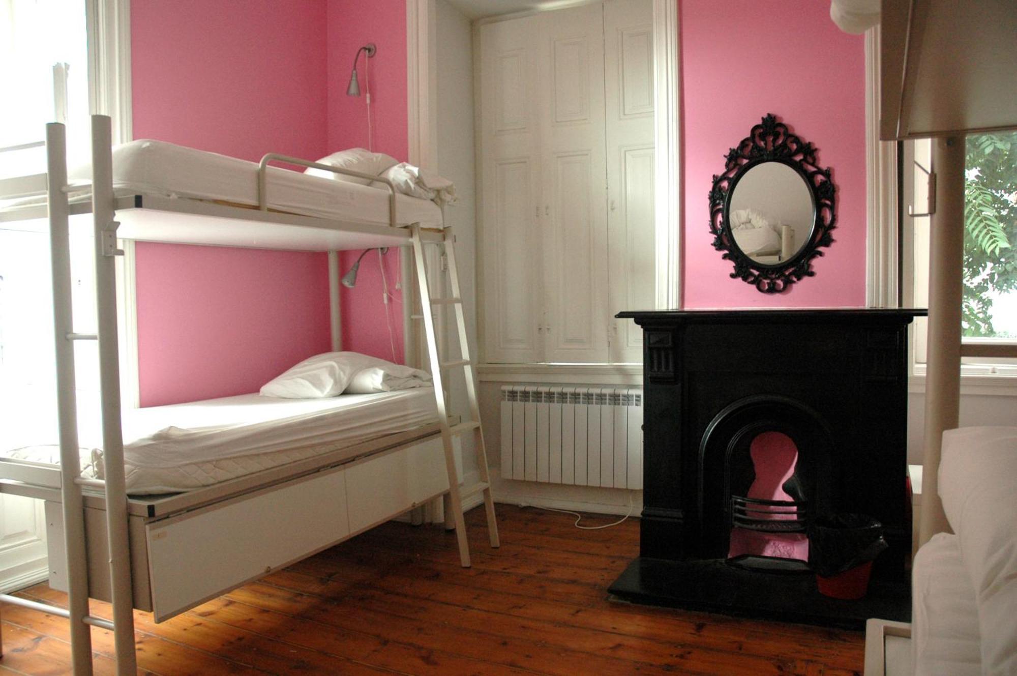 Safestay Lisbon Bairro Alto Rum bild