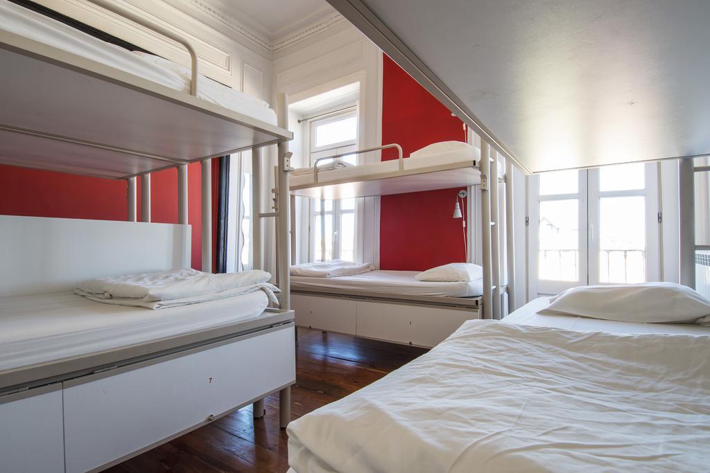 Safestay Lisbon Bairro Alto Exteriör bild